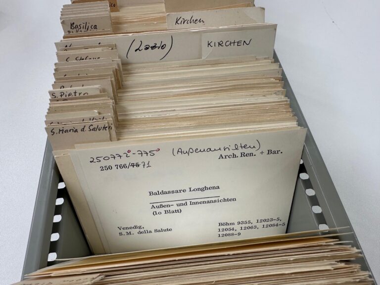 Digitizing the Photothek’s Card Index